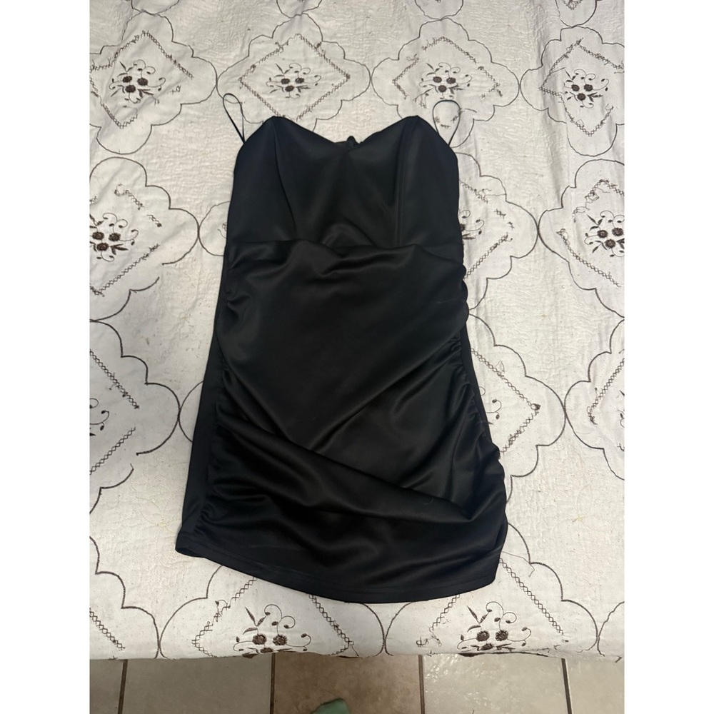 Elegant Black Strapless Dress